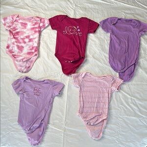 Mon Cheri Pink and Purple Bodysuits with Vibrant Colors Patterns size 6-9 months